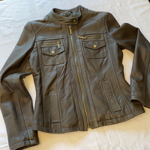 Michael Kors brown leather jacket. Perfect fit. Soft leather. Brown. Size small - Picture 1 of 10